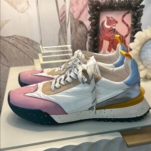 Oncept Women’s Brooklyn Sneaker